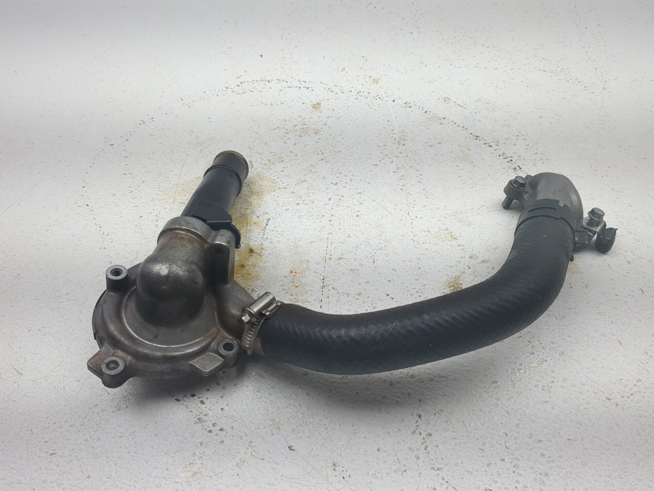 口 21-24 Kawasaki ZX10R Ninja ZX 10 Engine Water Pump Assembly 16160