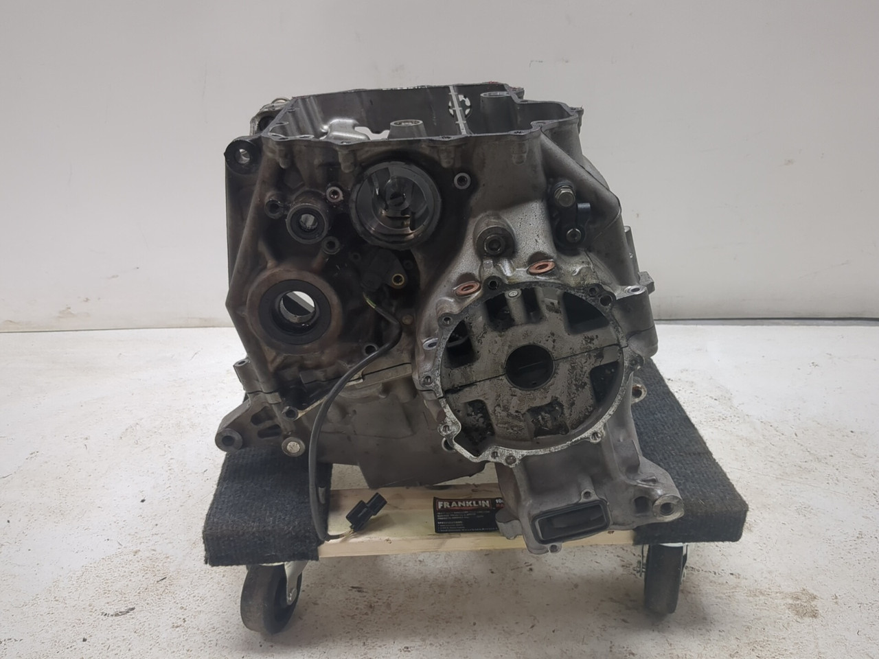 21-24 Kawasaki ZX10R Ninja ZX 10 Engine Crankcase Set 14001-0729