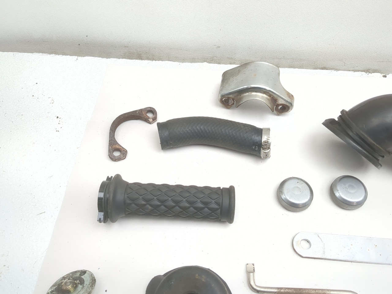 85-06 Kawasaki Vulcan VN750 Chassis Bolt Nut Screw Axle Bracket