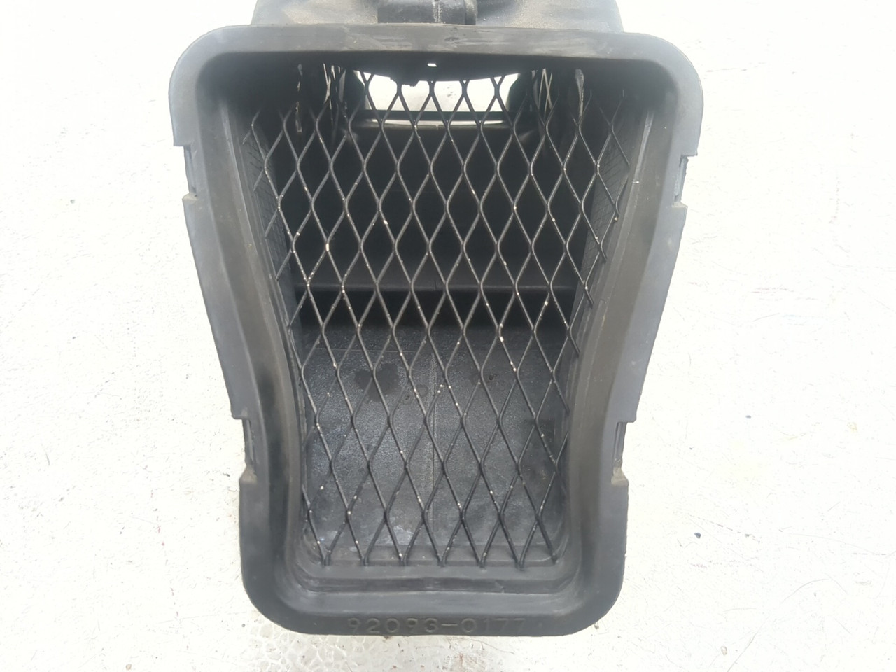 15.しめ縄 11-15 Kawasaki Ninja ZX10R ZX1000J Front Ram Air Duct 39045-0056