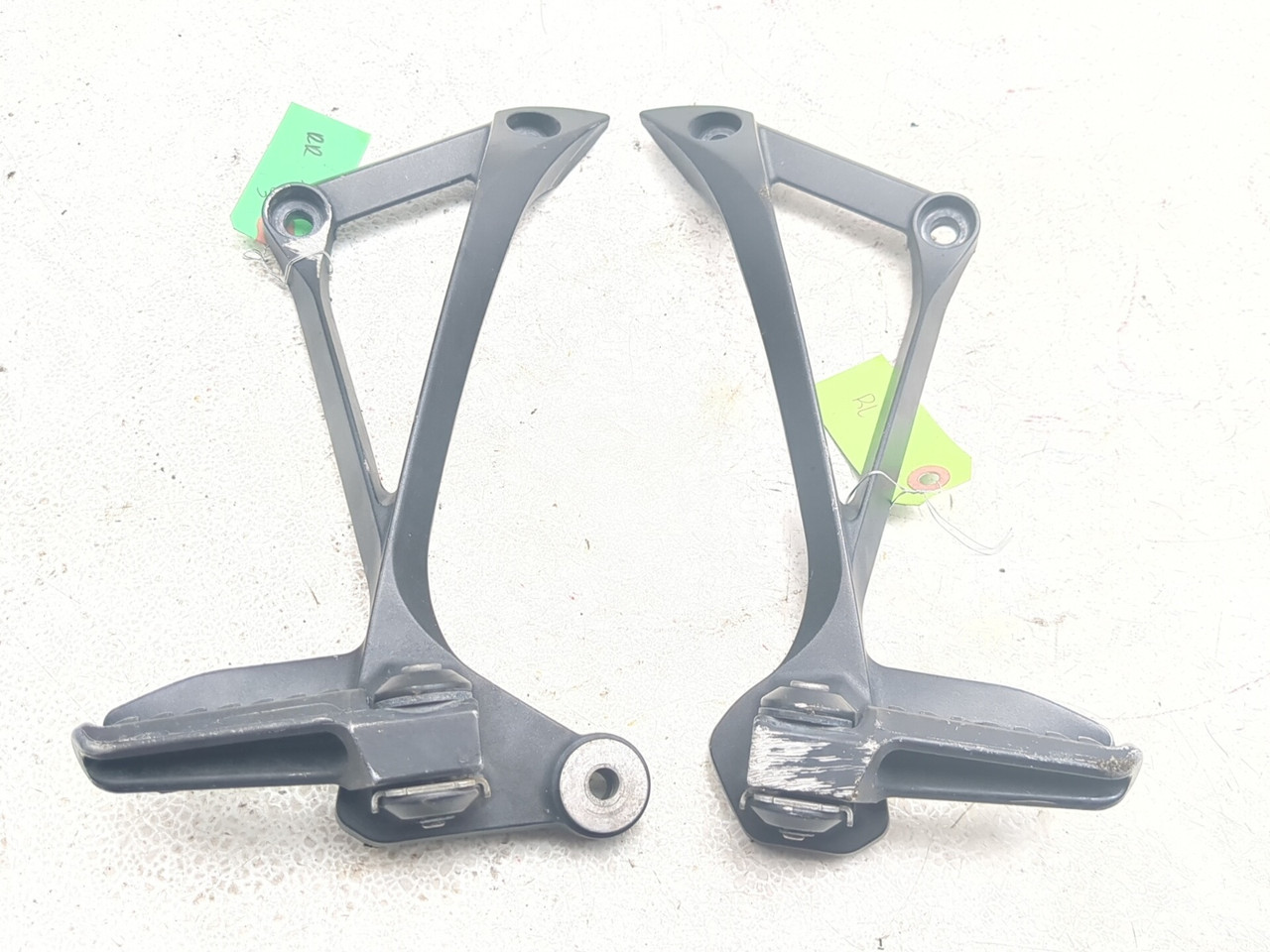 11-15 Kawasaki Ninja ZX10R Rear Left Right Passenger Foot Peg Set