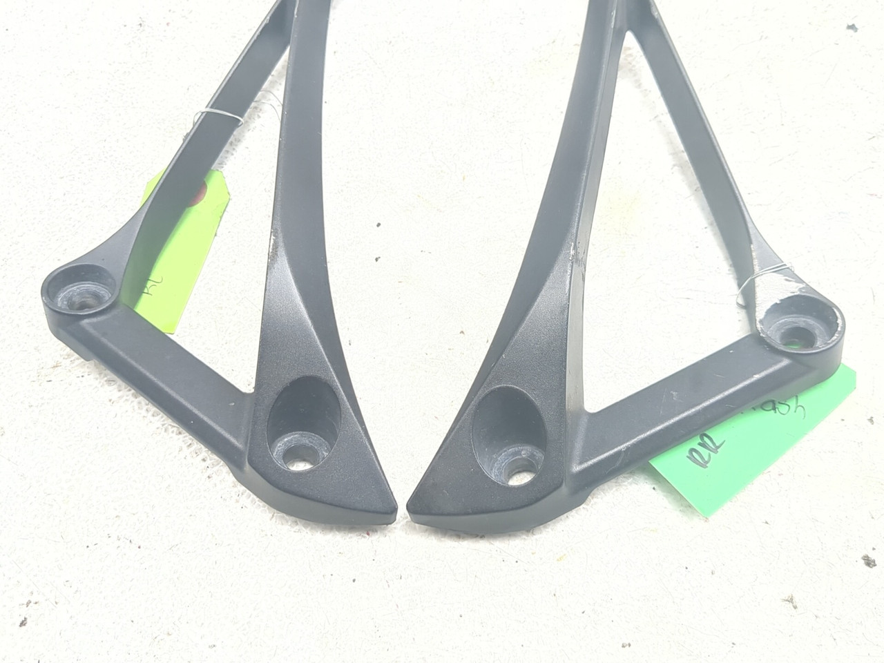 11-15 Kawasaki Ninja ZX10R Rear Left Right Passenger Foot Peg Set