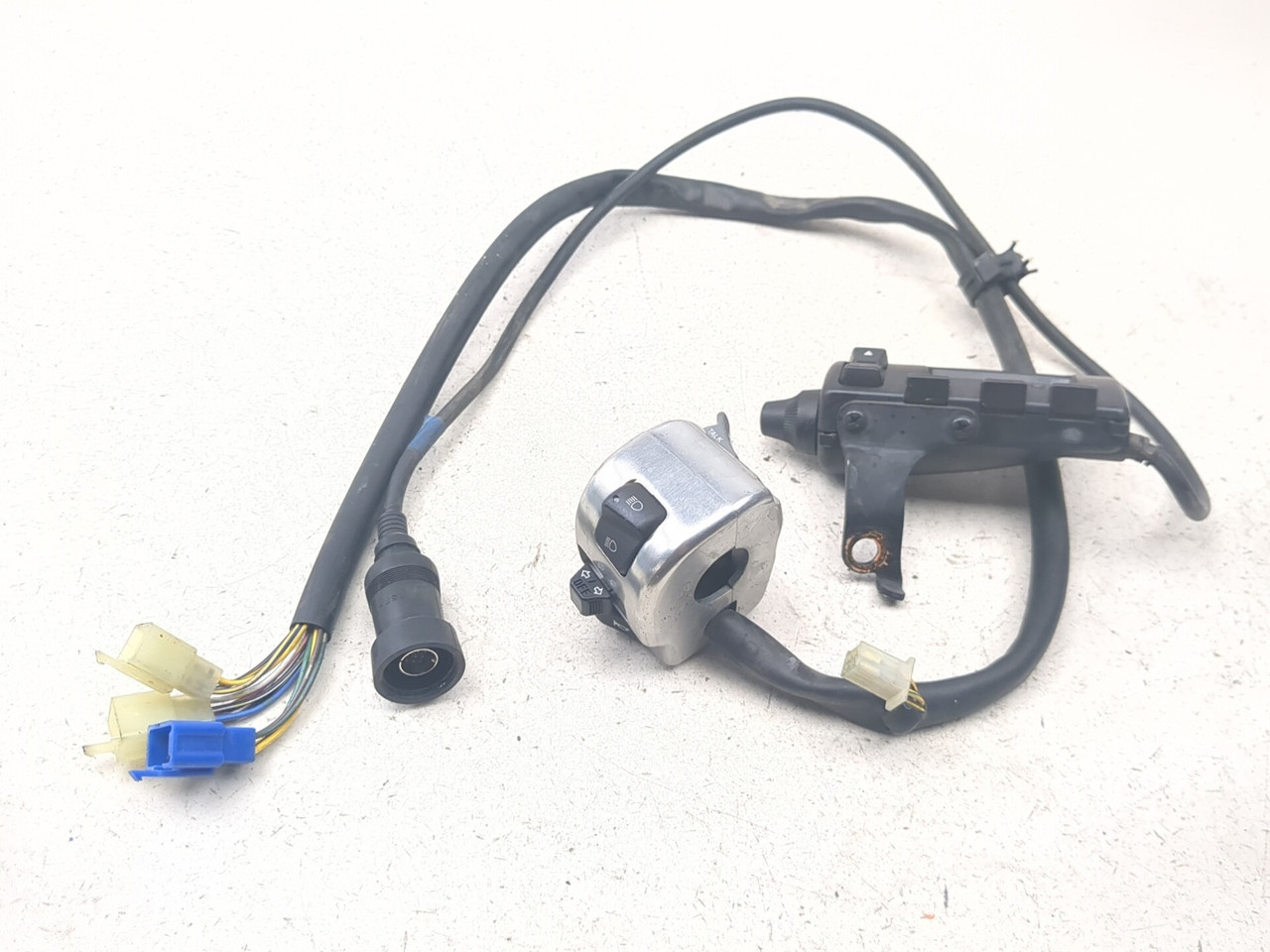 user_989989d8　2個 99-13 Yamaha Royal Star Venture XVZ1300 Left Handlebar Assembly