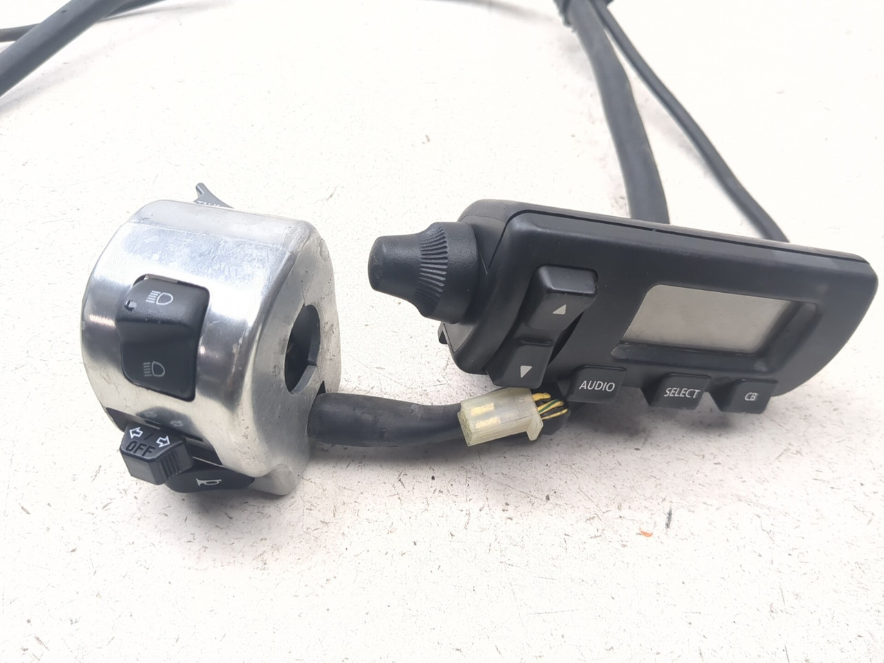 user_989989d8　2個 99-13 Yamaha Royal Star Venture XVZ1300 Left Handlebar Assembly