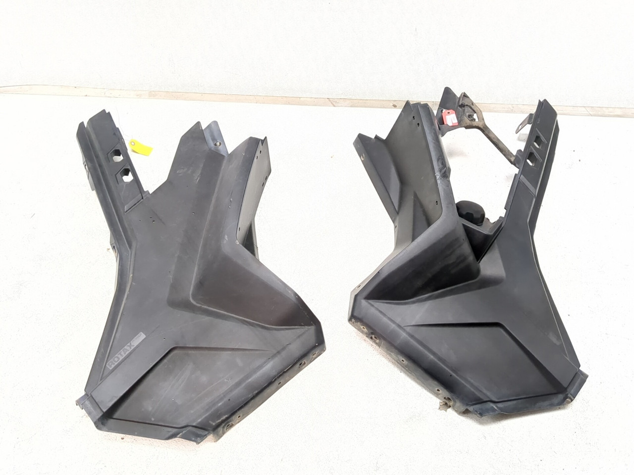 21-26 Can Am Commander XT 1000 Rear Left Right Side Panel Set