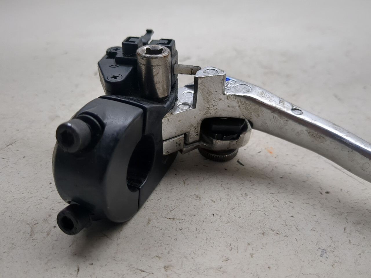 17-26 Kawasaki Ninja 650 EX650 Front Left Clutch Lever Assembly