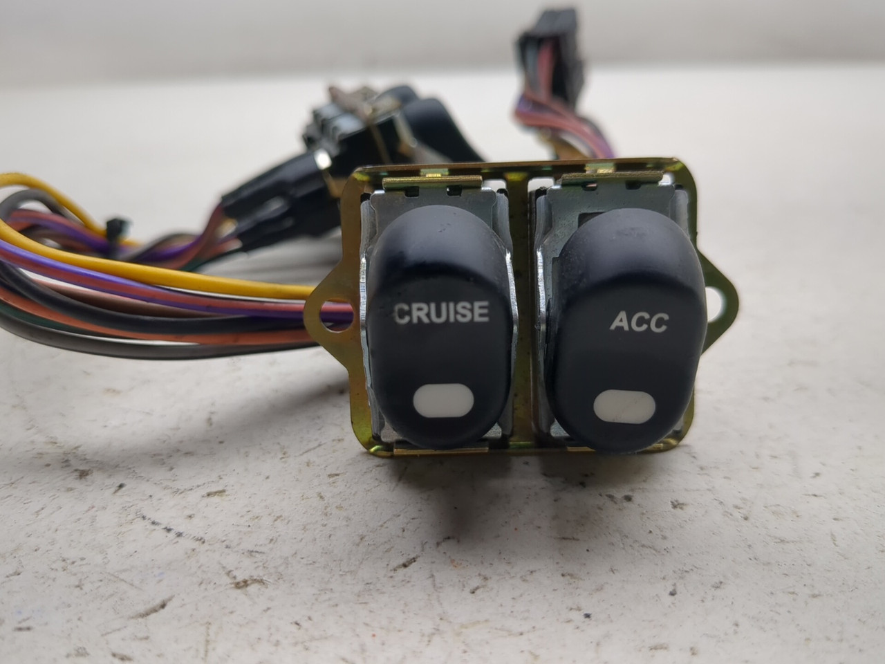09-13 Harley Tri Glide Ultra Classic FLHTCUTG Fairing Cap Switch