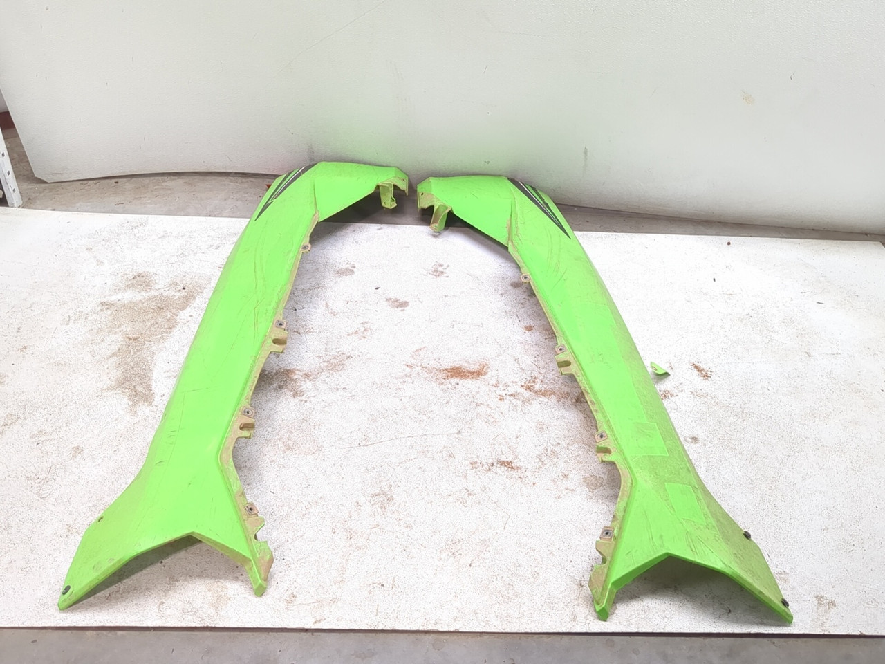 20-26 Kawasaki KRX Teryx 1000 Rear Left Right Fender Panel 14093