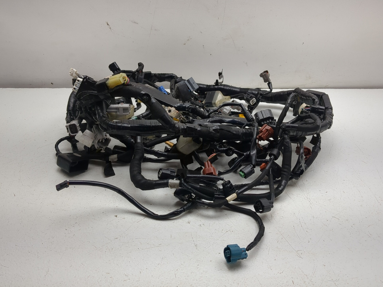う 21-24 Kawasaki ZX10R Ninja ZX 10 Main Wiring Harness 26031-3766