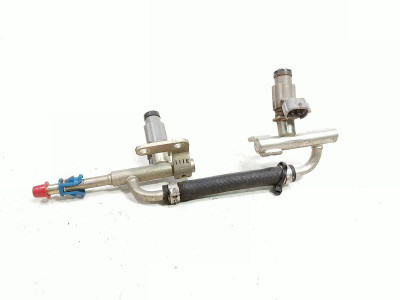 13 Suzuki M109R VZR1800 Fuel Rail w/ Injectors