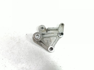 99 00 Honda CBR 600 F4 Lower Right Engine Shock Mount Bracket TRSH DV