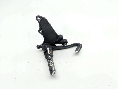 06 07 Suzuki GSXR 600 750 Right Front Driver Peg Rearset w/ Brake Pedal 298999