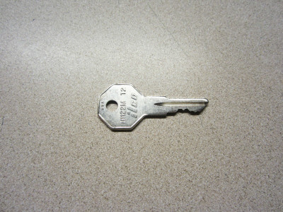 2019 Tracker 300 is genuine Tracker 11947B "B" ignition key, designed as direct