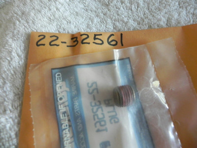 1983 Mercruiser Alpha One QUICKSILVER 22-32561 plug genuine OEM stern drive drai