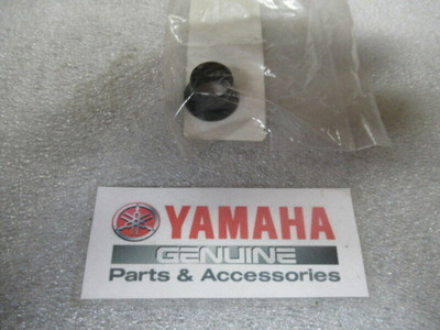 Genuine Yamaha Marine 90381-15001 Solid Bush OEM NOS