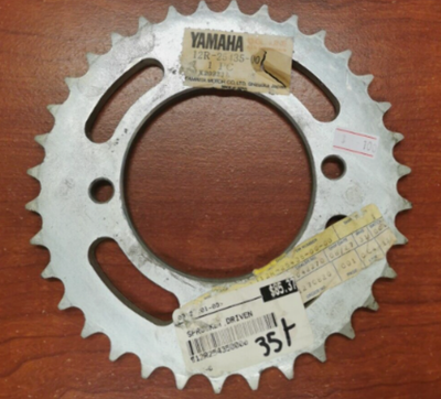 NOS Yamaha 1982 1983 XS400 REAR DRIVE SPROCKET 35T 12R-25435-00-00
