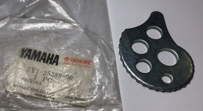 NOS Yamaha Chain Adjuster TW200 XT250 SR250 TT250 XT350 3Y1-25389-00