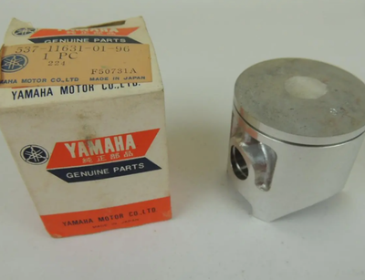 537-11631-01-96 NOS Yamaha STD Piston 1976 MX125C W3238
