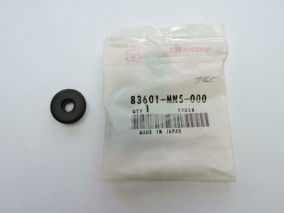 NOS Honda Brand Grommet Side Cover 88-15 GL1500 88-08 ST1300 83601-MN5-000 QTY2