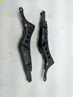 13 Suzuki VZ 1500 Boulevard M90 Rear Fender Support Struts