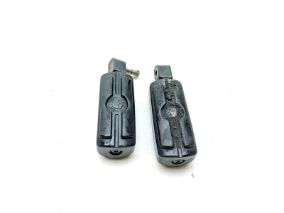 20 Harley Davidson Street Bob FXBB Front Driver Foot Pegs