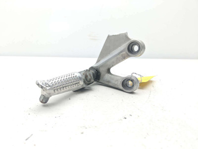 04 05 Suzuki GSXR 600 750 Front Right Driver Rearset Damaged