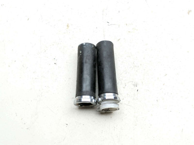 13 Suzuki VZ 1500 Intruder Boulevard M90 Throttle Tube And Grips