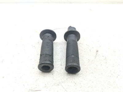 18 KTM RC390 Throttle Tube And Grips