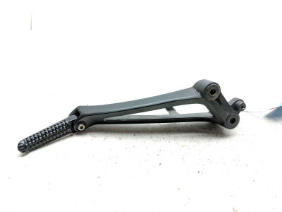 13 Yamaha YZF R1 Rear Right Passenger Foot Peg Bracket 13 Yamaha YZF R1 Rear Right Passenger Foot Peg Bracket