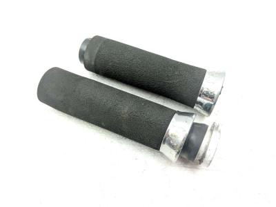 06 Kawasaki VN1600 Vulcan Nomad Throttle Tube And Grips