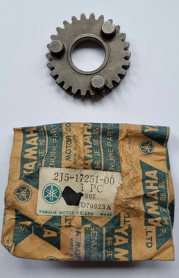 YAMAHA NEW OEM 5TH WHEEL GEAR 2J5-17251-00