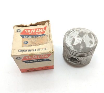 YAMAHA NOS OEM PISTON 3RD 0.75 O.S 447-11637-00