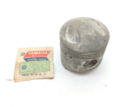 YAMAHA NOS OEM PISTON 3RD 447-11637-01