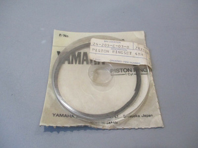 NOS Yamaha OEM Piston Ring Set 1.00 1978 YZ250 2X7-11601-40