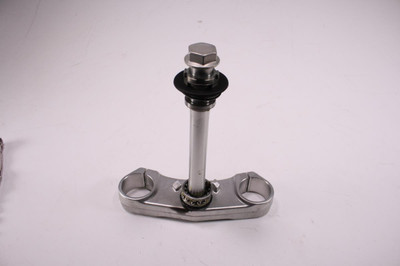 13 Triumph Trophy 1200 SE Bottom Lower Triple Steering Tree Clamp DAMAGED