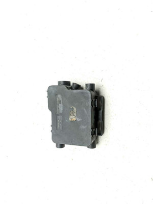 05-08 BMW R1200GS Throttle Cable Line Distributor Box Cover 7670565 32737670565