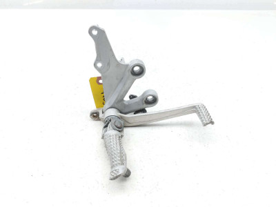 04 05 Suzuki GSXR 600 750 Front Driver Peg Rearset W/ Brake Pedal