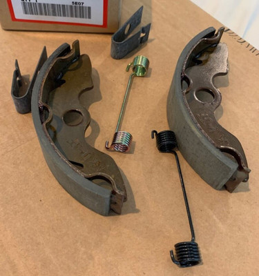1986-1988 Honda TRX 200 ATV Brake Shoe Kit OEM 451A5-HB3-003 NOS
