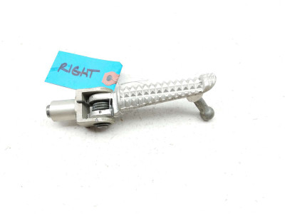 04 Yamaha YZF R6 Front Right Driver Foot Peg TRSH PL