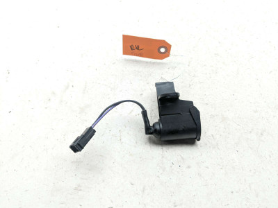 10-16 Harley FLHTKSE Electra Glide Ultra Rear Right 12v Power Socket