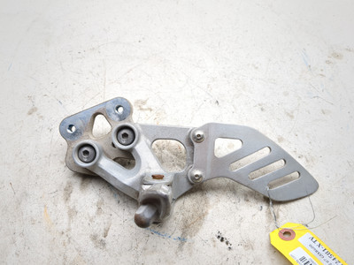 06 07 Suzuki GSXR 600 750 Left Front Driver Foot Peg 298998