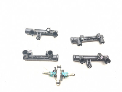 08 Honda CBR 600 RR Gas Fuel Injector Rail Set