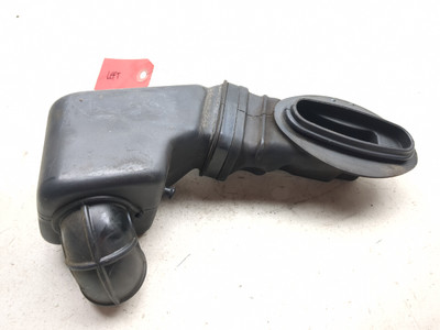 04-09 Honda VT750CA Shadow Aero 750 Ram Air Intake Tube