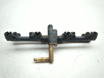 05 06 Suzuki GSXR1000 Gas Fuel Rail