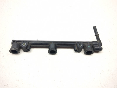 06 Triumph Sprint ST 1050 Gas Fuel Injector Rail