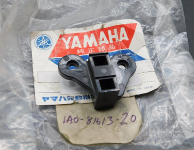 1976-1979 YAMAHA RD400 Stator motor Brush Holder mount bracket 1A0-81613-20