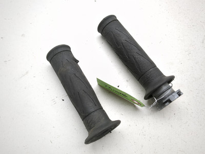 05 06 Kawasaki ZX6 ZX 636 Throttle Tube And Grips