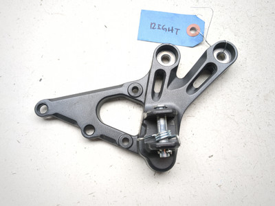 22-25 Yamaha YZF-R7 YZF R7 Right Front Driver Peg Rearset Bracket