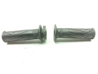 04 05 06 Yamaha YZF R1 Throttle Tube And Grips