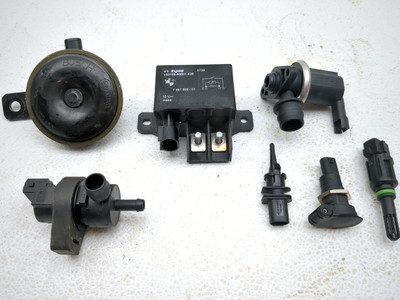 06-13 BMW F800ST Relay Set Air Valve Horn Fan Relay Air Cut Off Valve 7661503